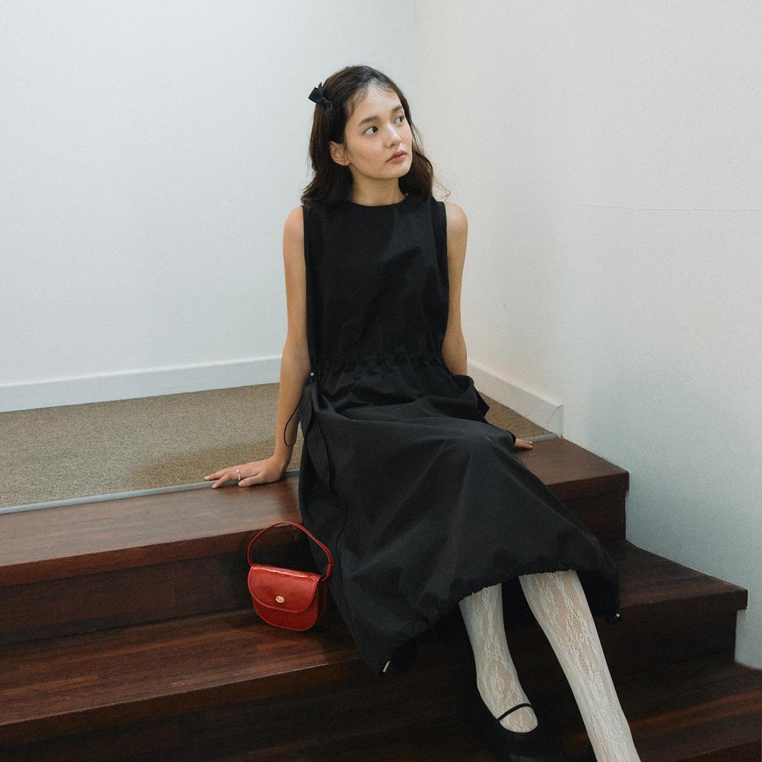 맥시 스트링 슬리브리스 윈피스_Black