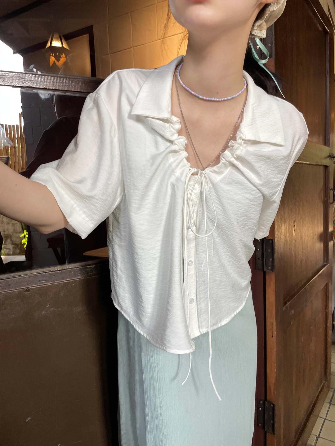 lay ribbon U neck bl