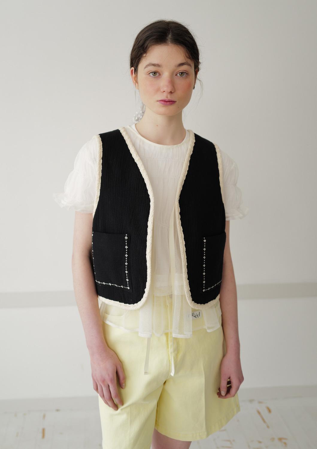 Mused Reversible Vest - Black