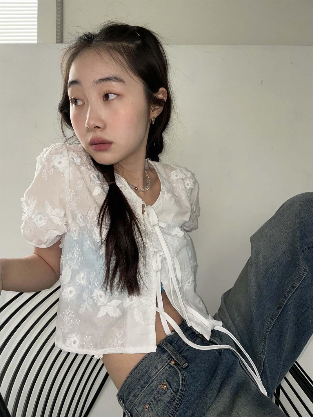 half dalcome blouse