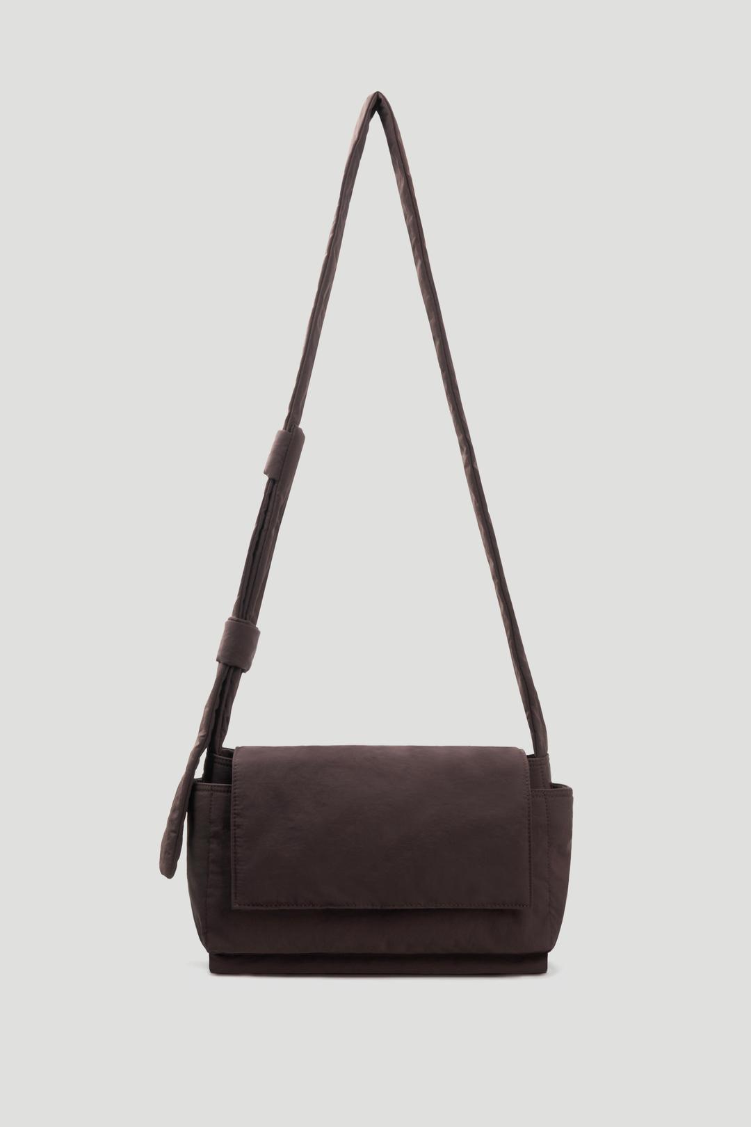 ARCHITECTURE PADDED BAG - TOBACCO
