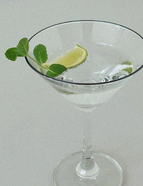 [OUR] Black-Rim Cocktail