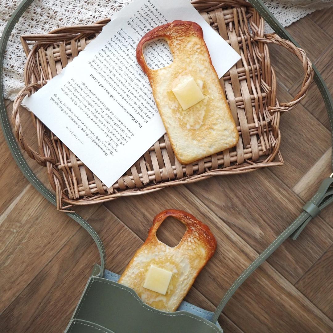 4ヶ月待ち　全機種対応　バタートーストのスマホケース