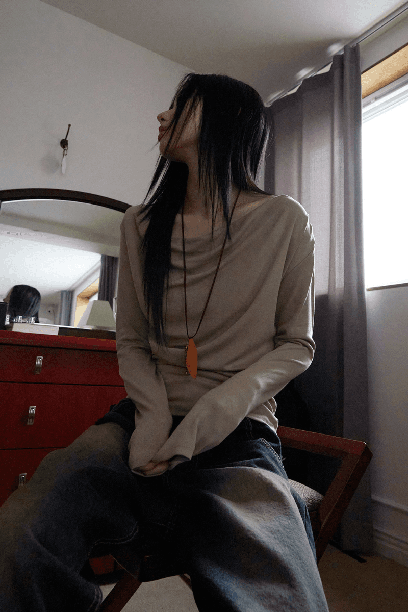 컬러인아이디 [당일발송] drape off-shoulder t (4c) [오프숄더]