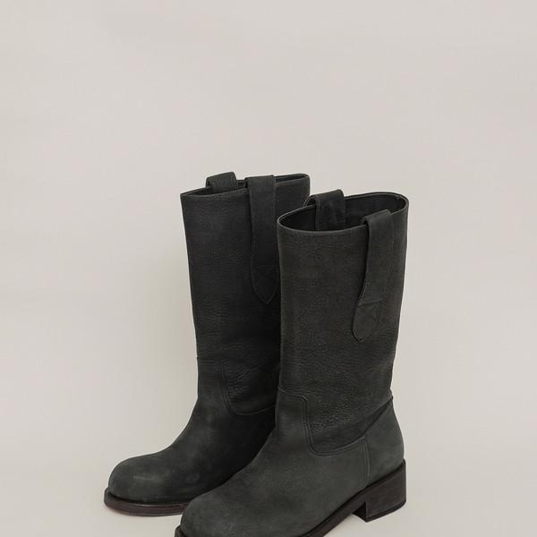 CALF LEATHER TAP-DETAILED MIDI BOOTS _NOIR OIL