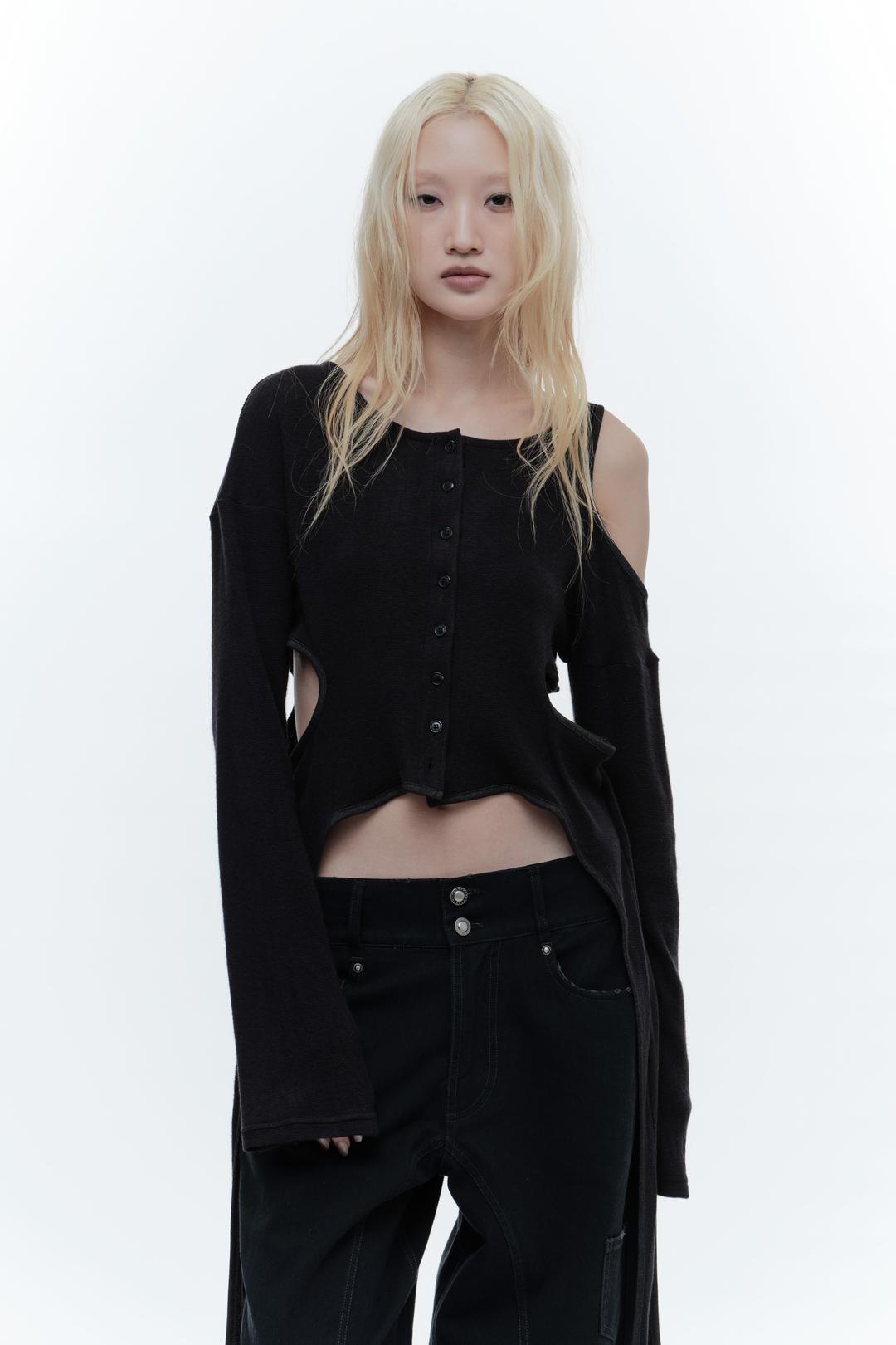 CUT-OUT SIDE STRAP CARDIGAN BLACK