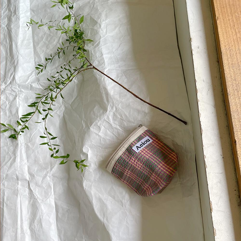 Aeiou Basic Pouch (M size) Cucumber and Red Cabbage Salad