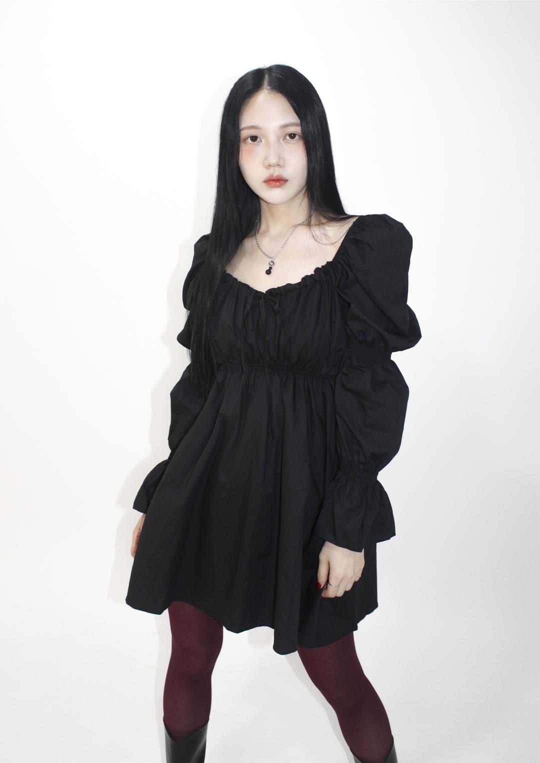 風流 shirring puff shoulder dress (Black/White)