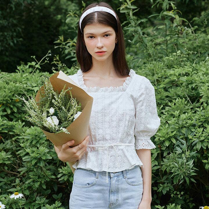 다프네 펀칭 블라우스 ( 화이트 )