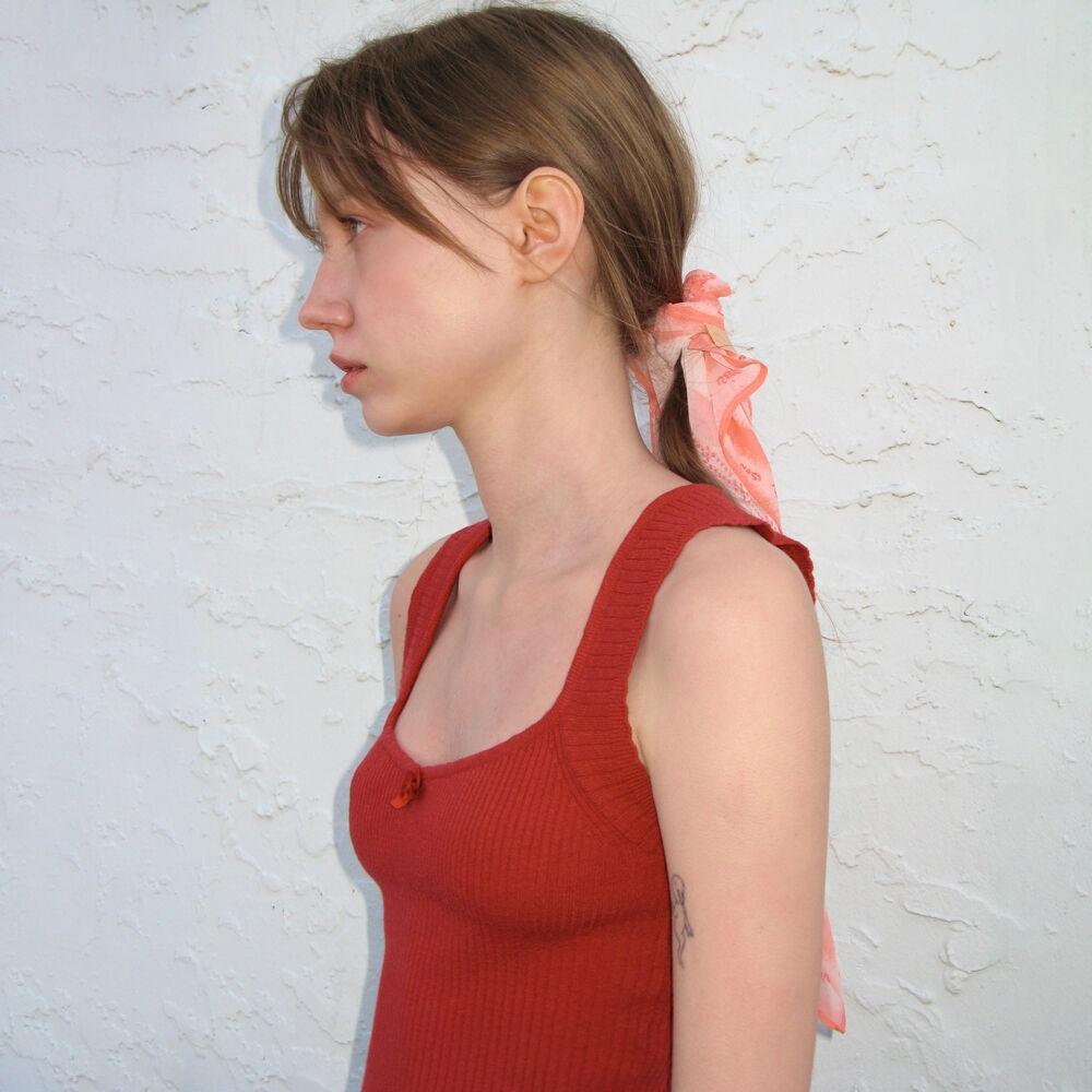 Scallop Punching Knit Sleeveless (Red)