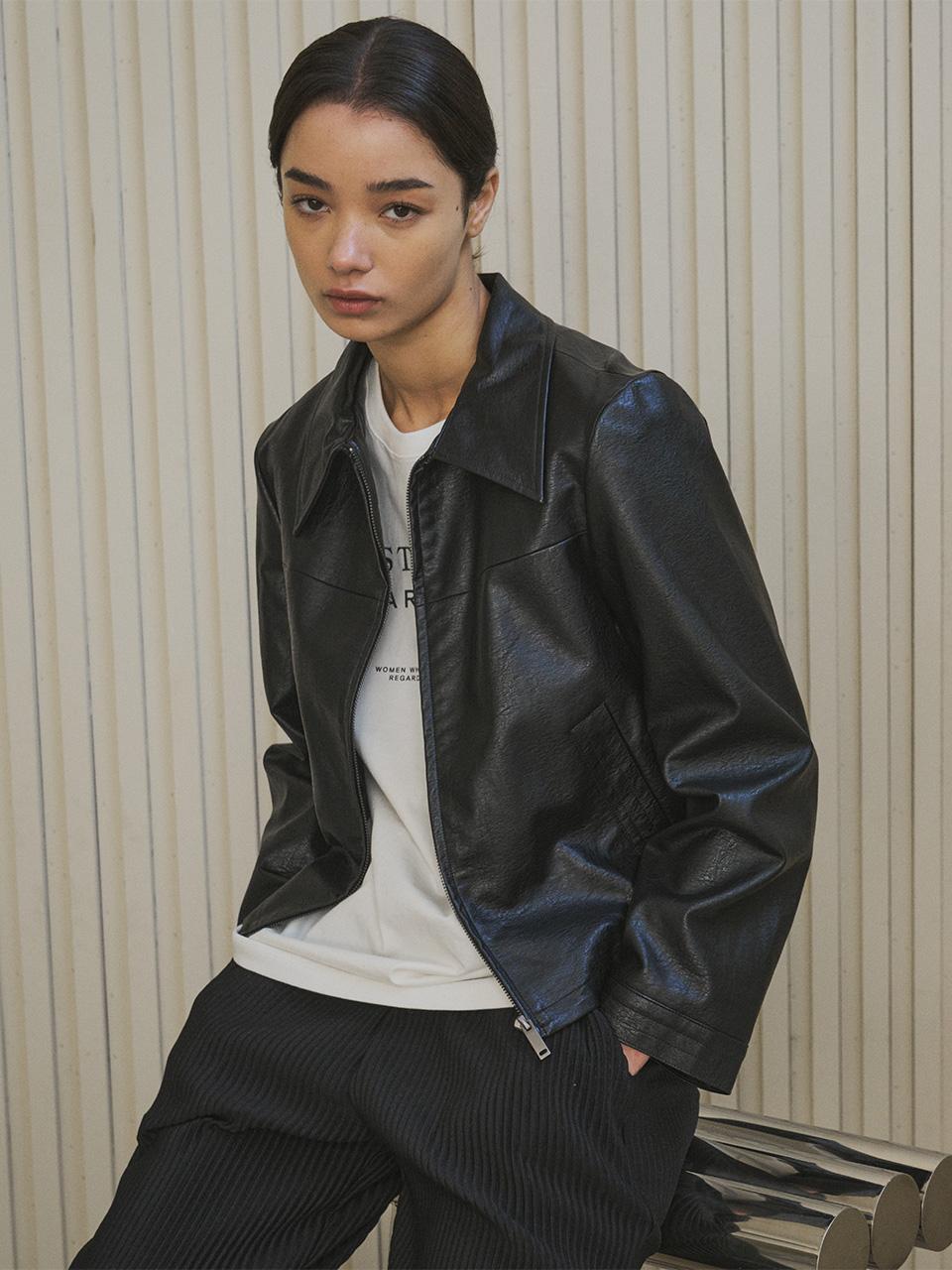 시야쥬 SIOT4023 Fake Leather Crop JK_Black