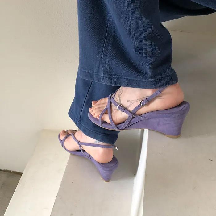 TONES STRAP WEDGE HEEL (VIOLET)