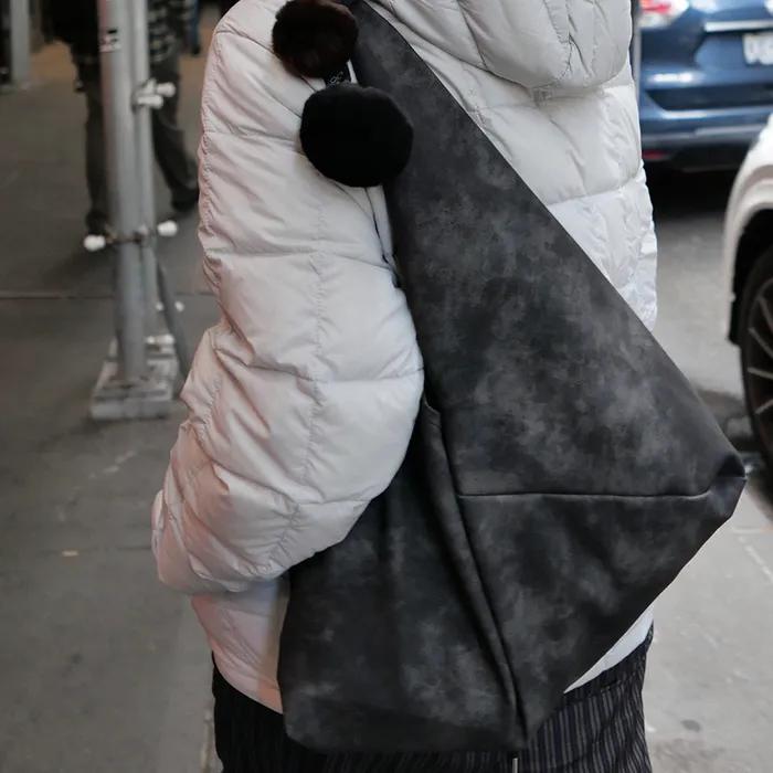 Jeanne Leather Shoulder Bag_Crack Black