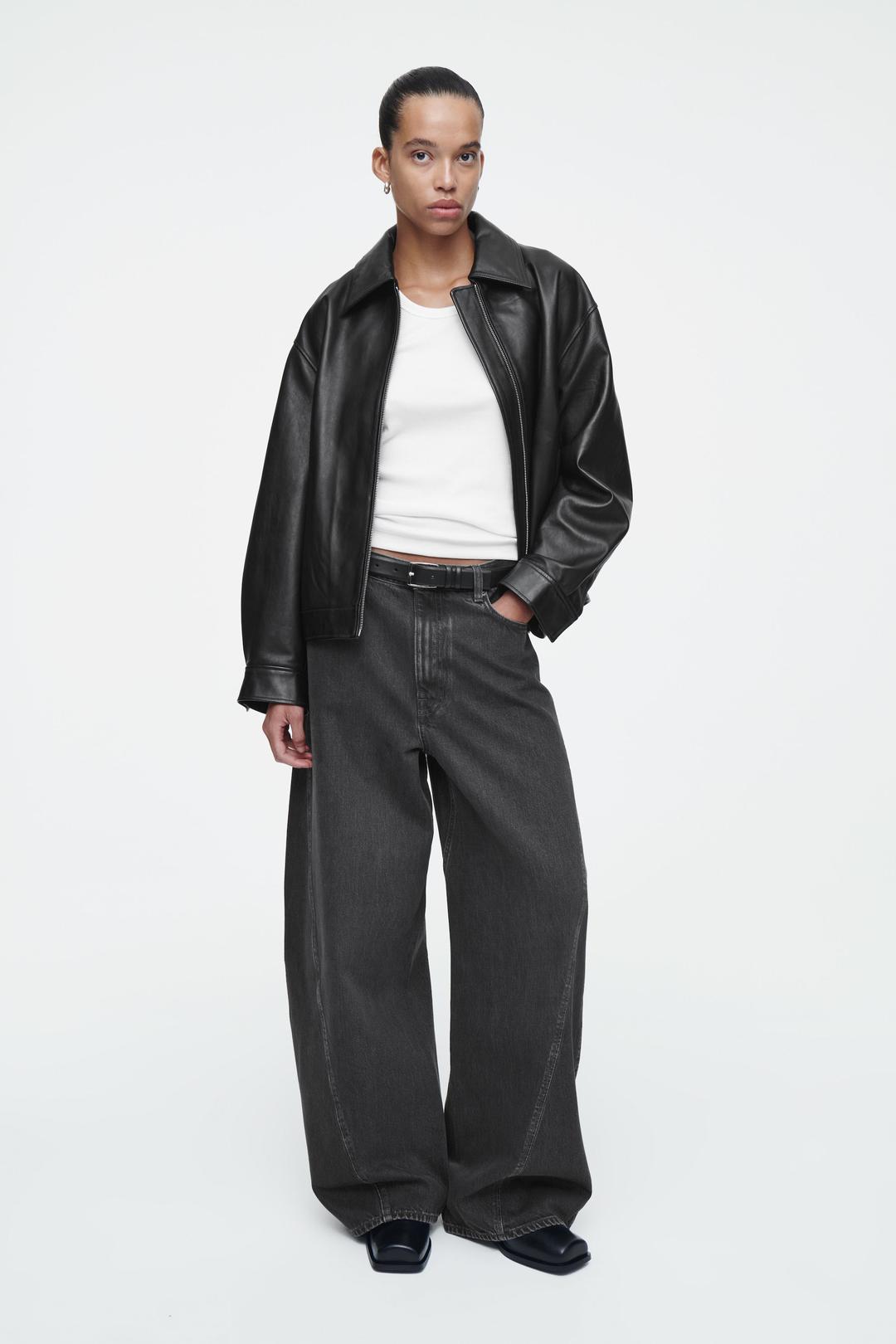 CHELSEA BOOTS EN CUIR À BOUT CARRÉ - NOIR