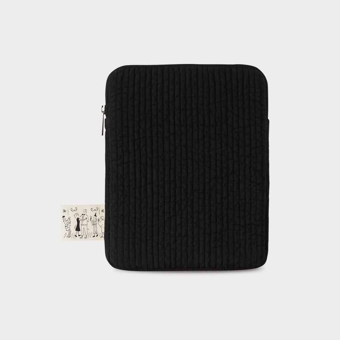 QUILTED IPAD POUCH - NATURAL BLACK