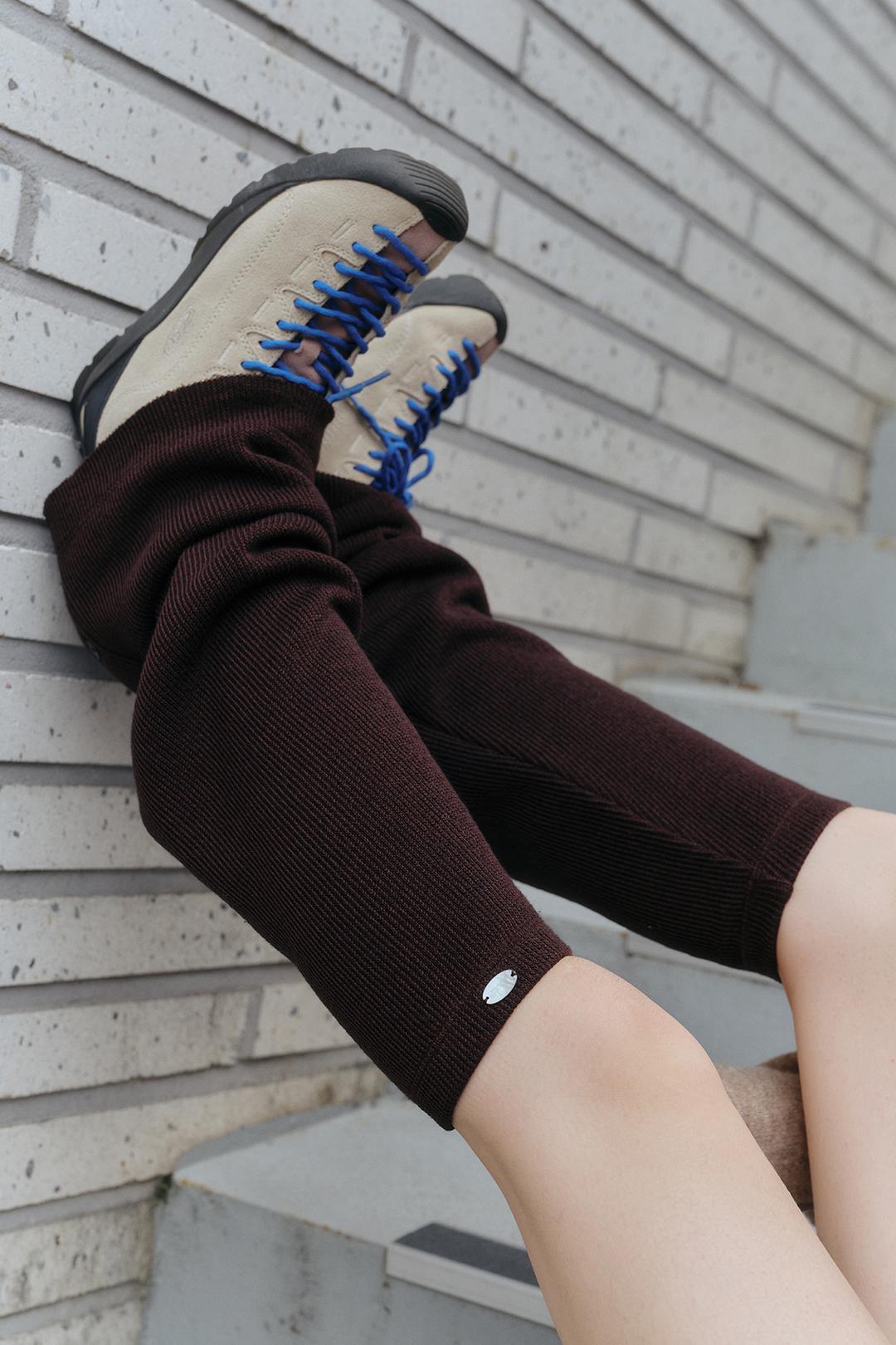 FLARE BUTTON LEG WARMER