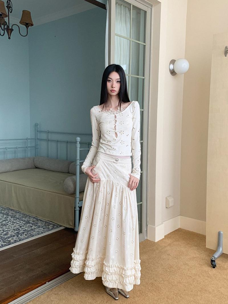 Punching Lace Embroidery Sleeve & Long Skirt