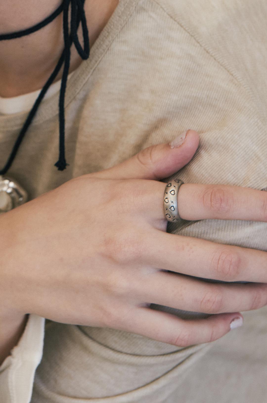 Heart Symbol Ring (Antique Silver, Matte) [SIZE.1]