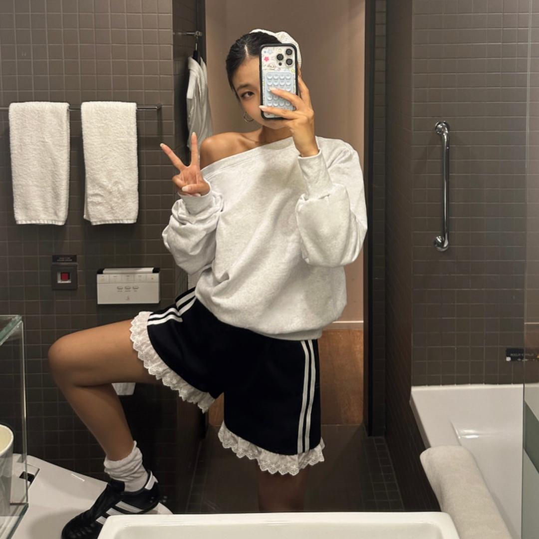 드로우어텐션 [무배/당일출고] 탄탄 쭈리 라인 레이스 배색 숏팬츠