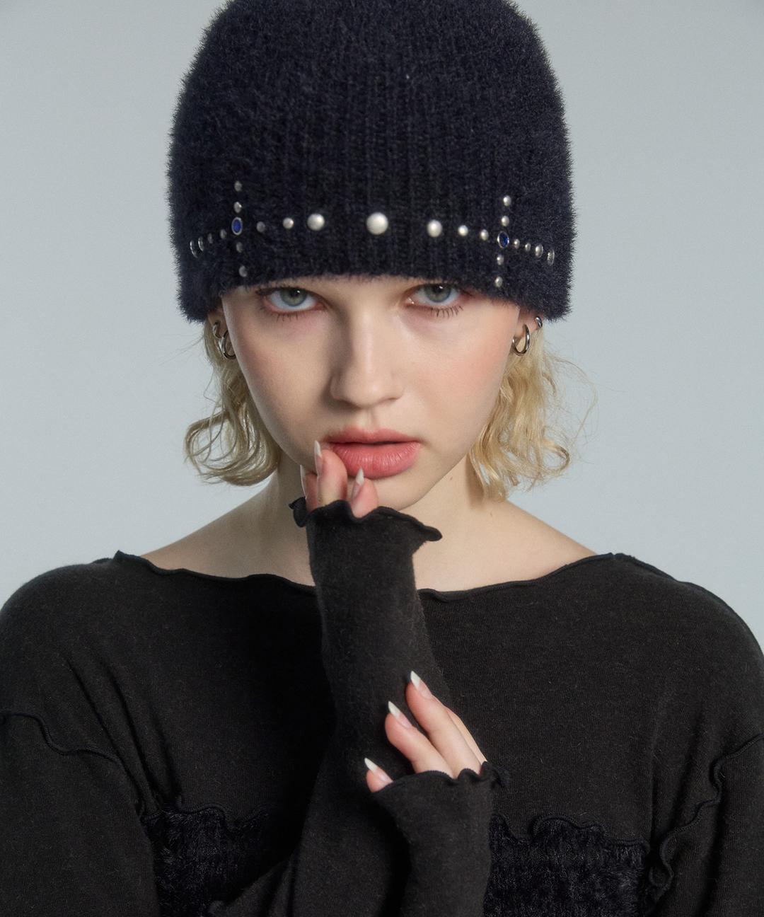 CROSS STUD BEANIE (BLACK)