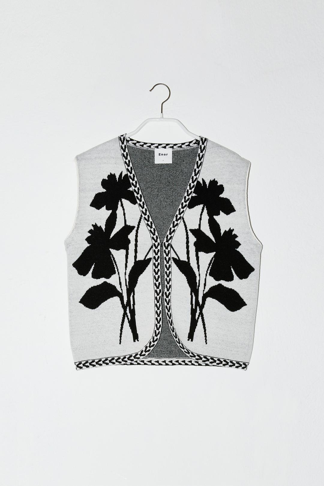 [1차 REORDER] FLOWER JACQUARD VEST