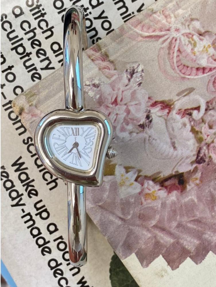 [중고] Vintage YSL 40th anniversary Watch(정품 입생로랑 40주년 한정판 하트 뱅글시계)