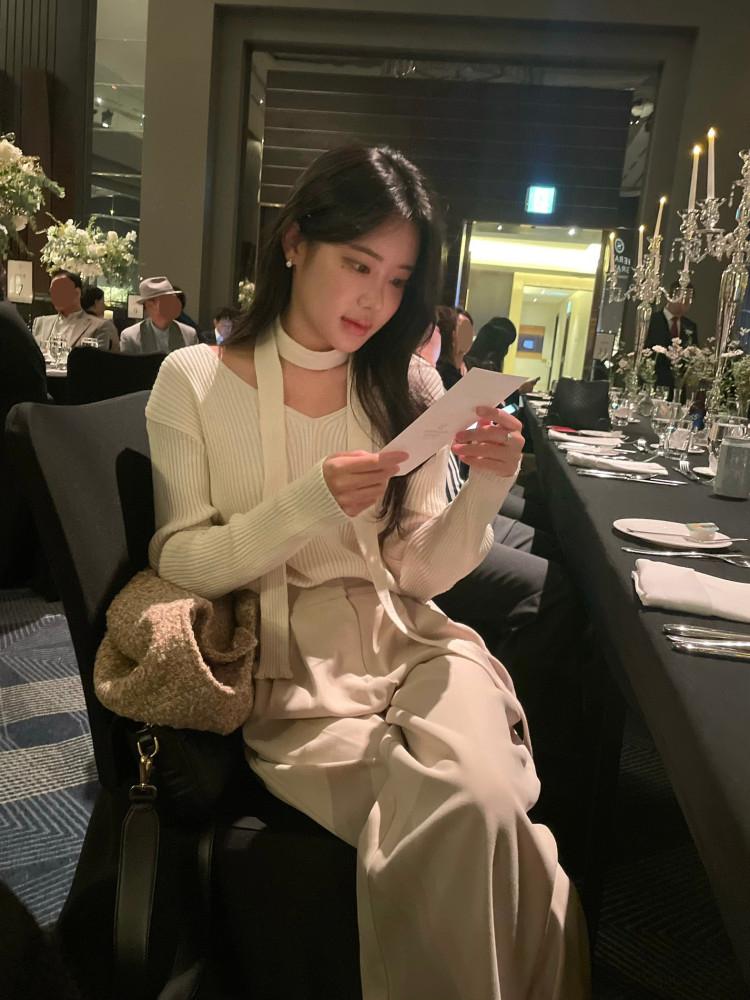 tie knit [ 브이넥 골지 머플러 타이 알파카 니트 ] (제제마켓)