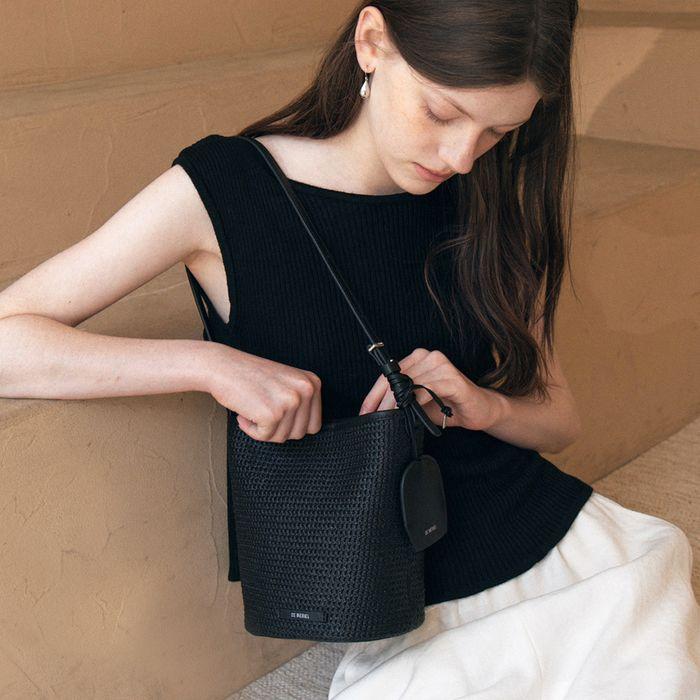 Veneta Weaving Bucket Bag Black