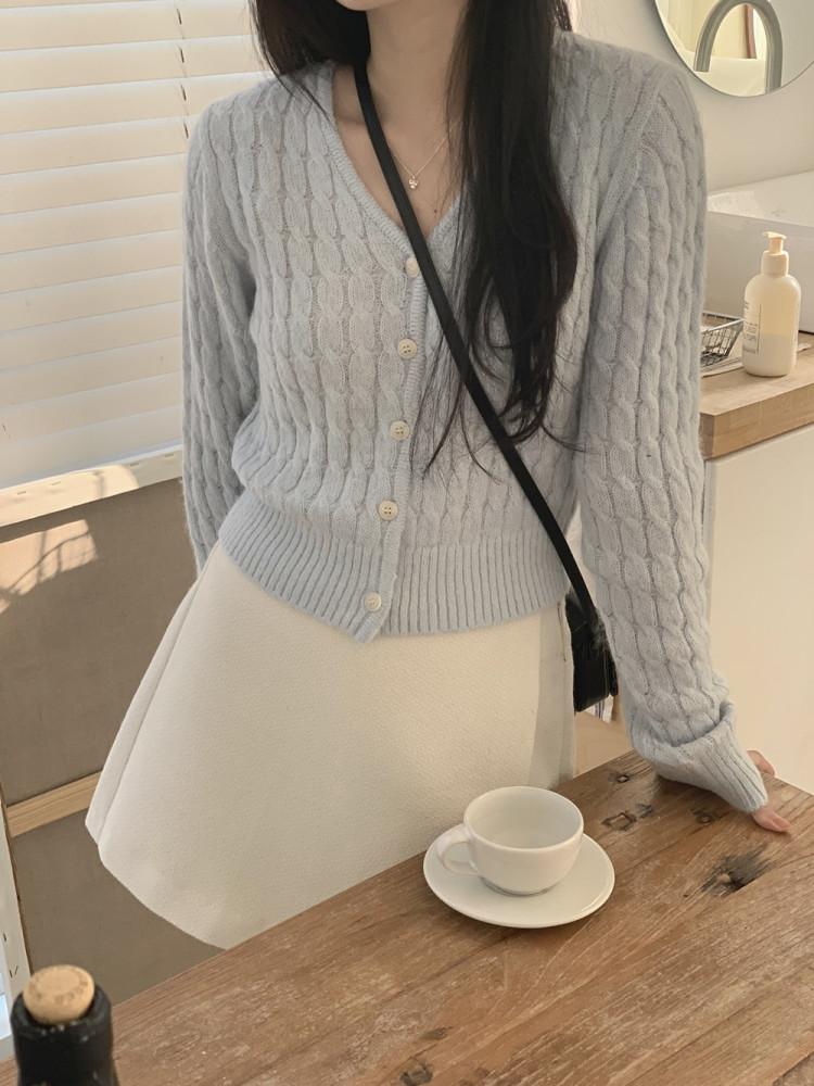 [브이넥가디건] Bird cable cardigan