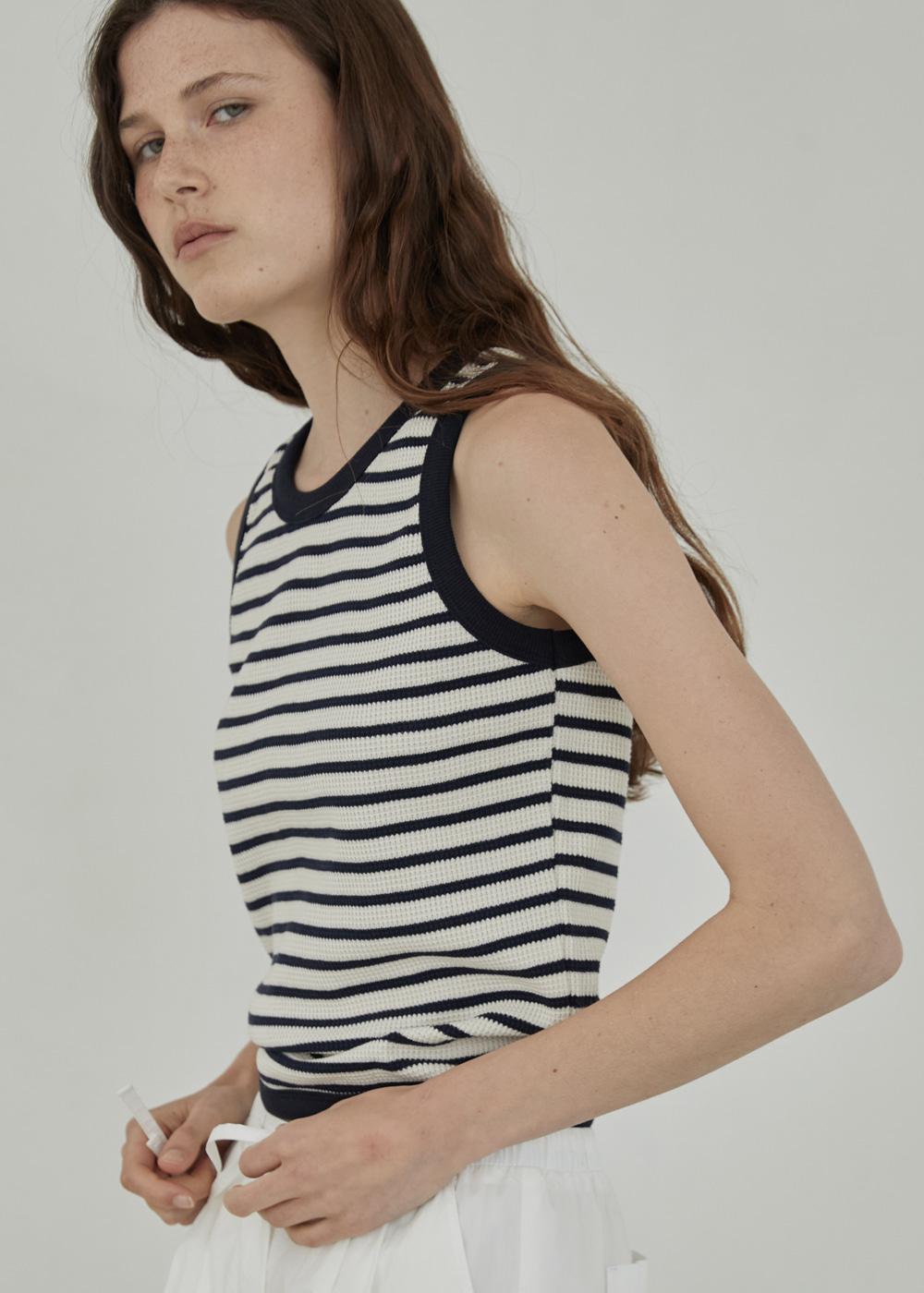 Waffle sleeveless top (navy)