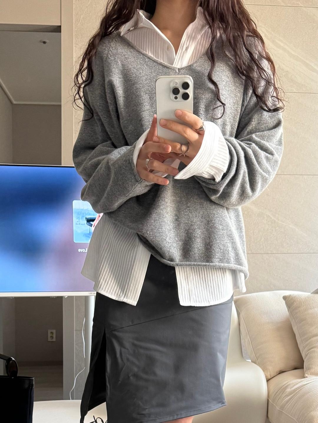 loose V-gray