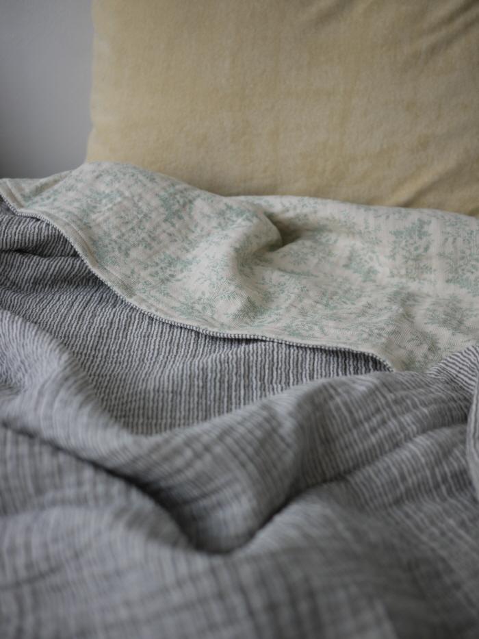 gray stripe cotton+gauze blanket