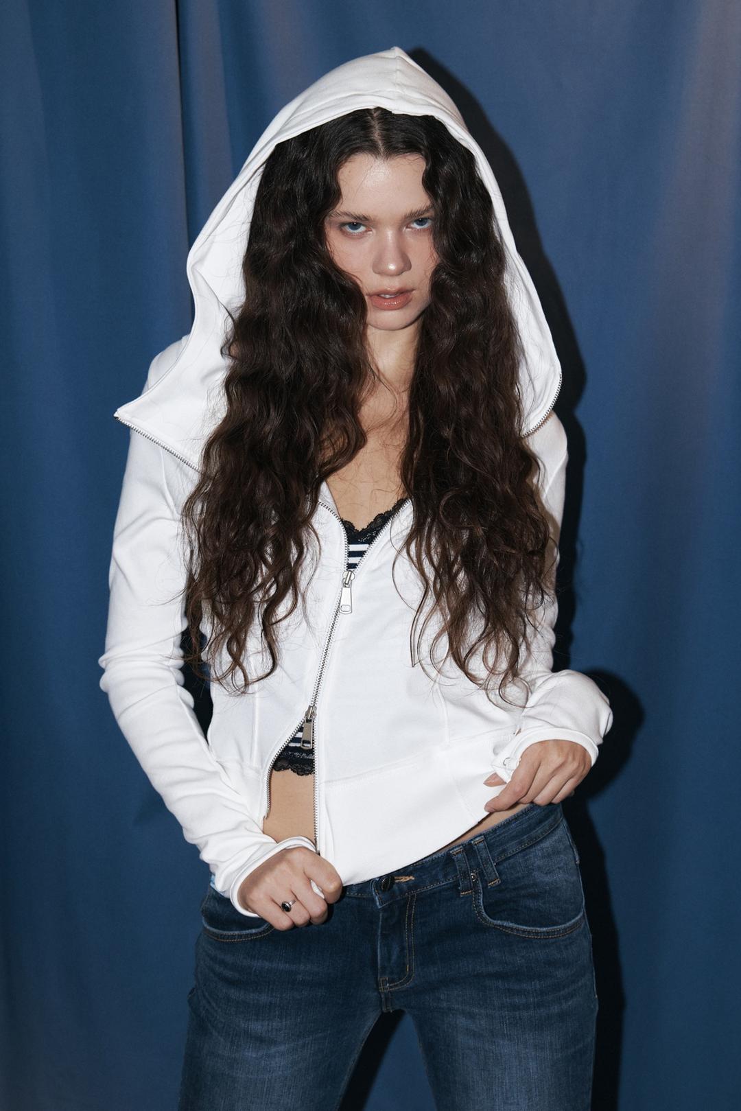 Edie Unbal high-neck Hoodie Zip Up (White)