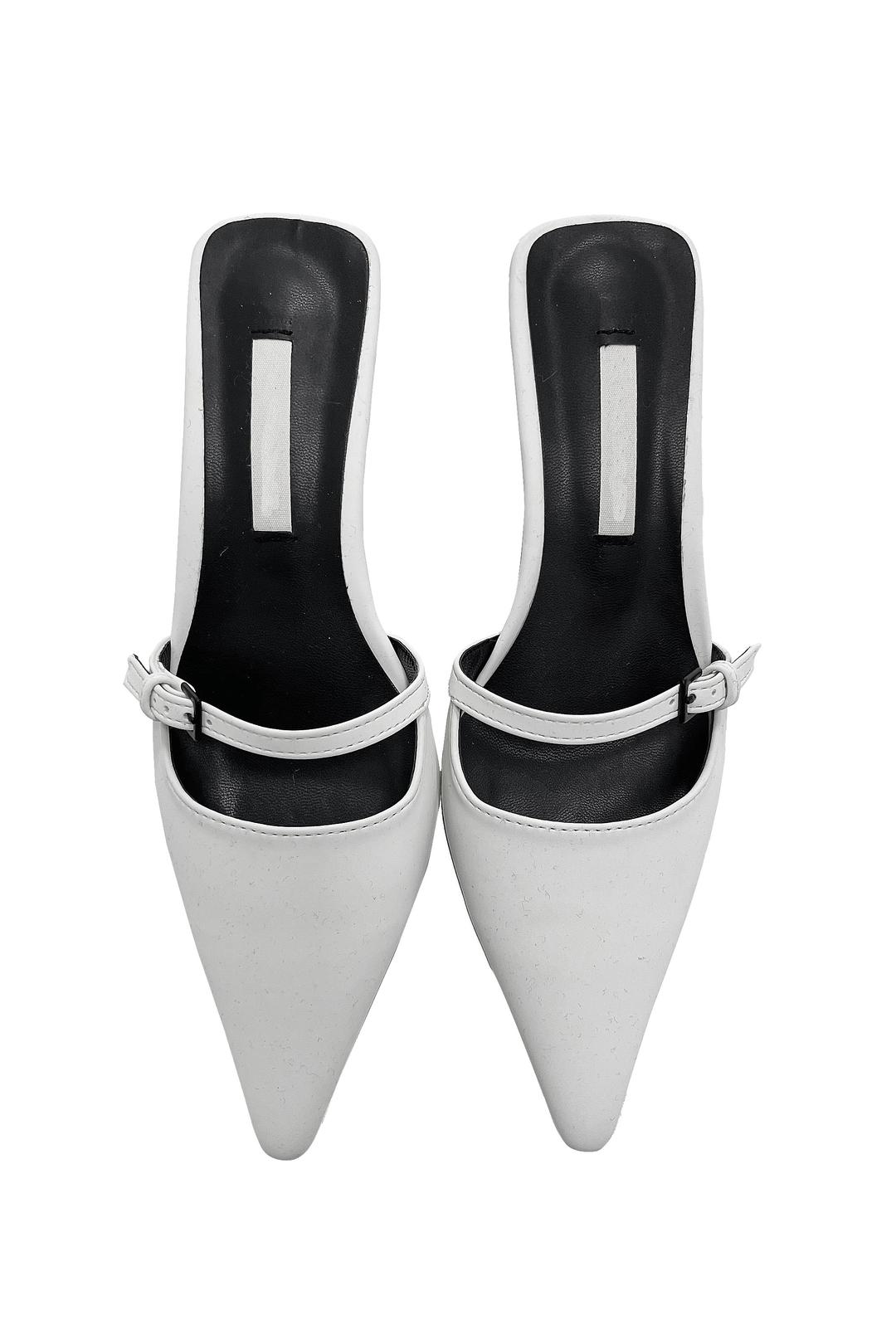 Belt stiletto mule