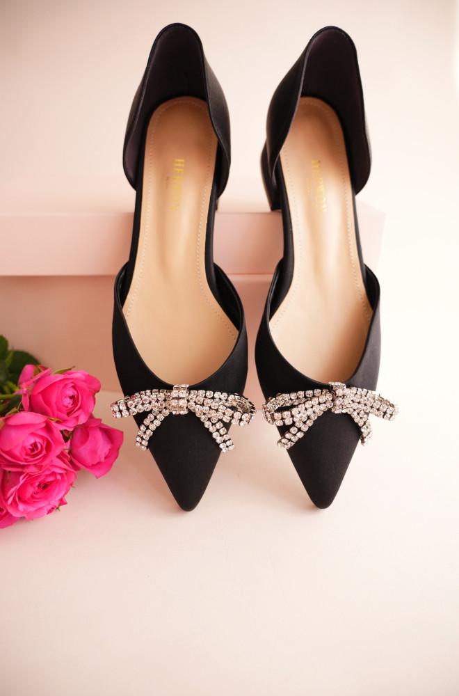 [부티크헤르원] L'eau Florale Crystal Ribbon Dorsay Flat shoes 23SS 로플로랄 크리스탈 리본 플랫슈즈 _펌프스힐_블랙 실크