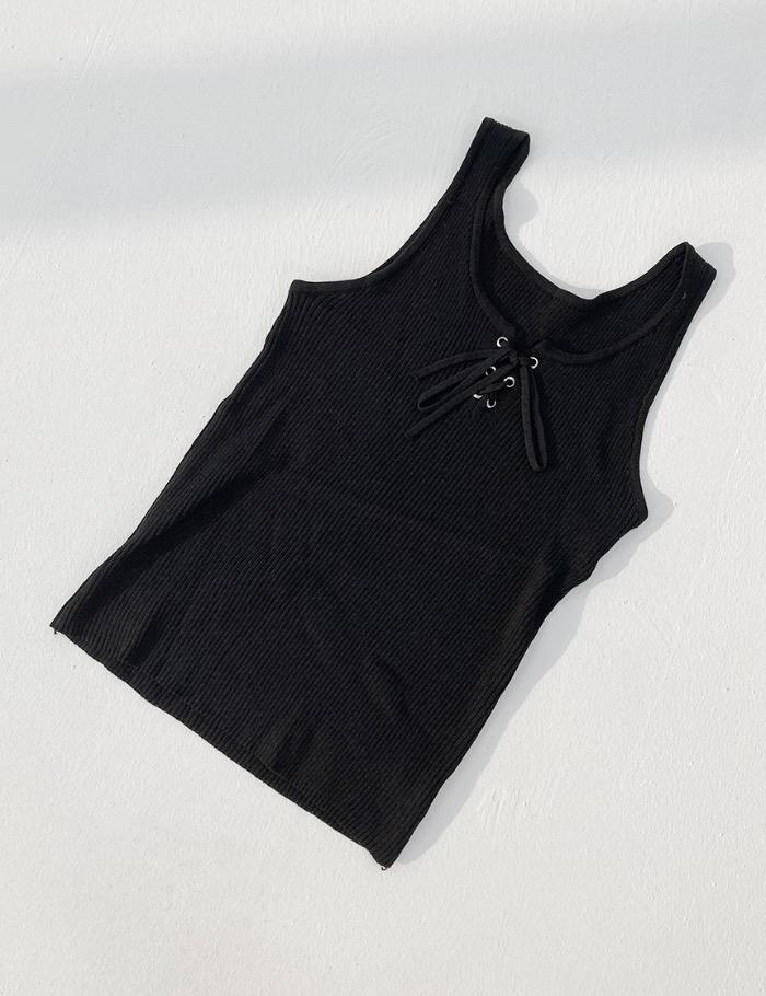 [50%] eyelet ribbed sleeveless top