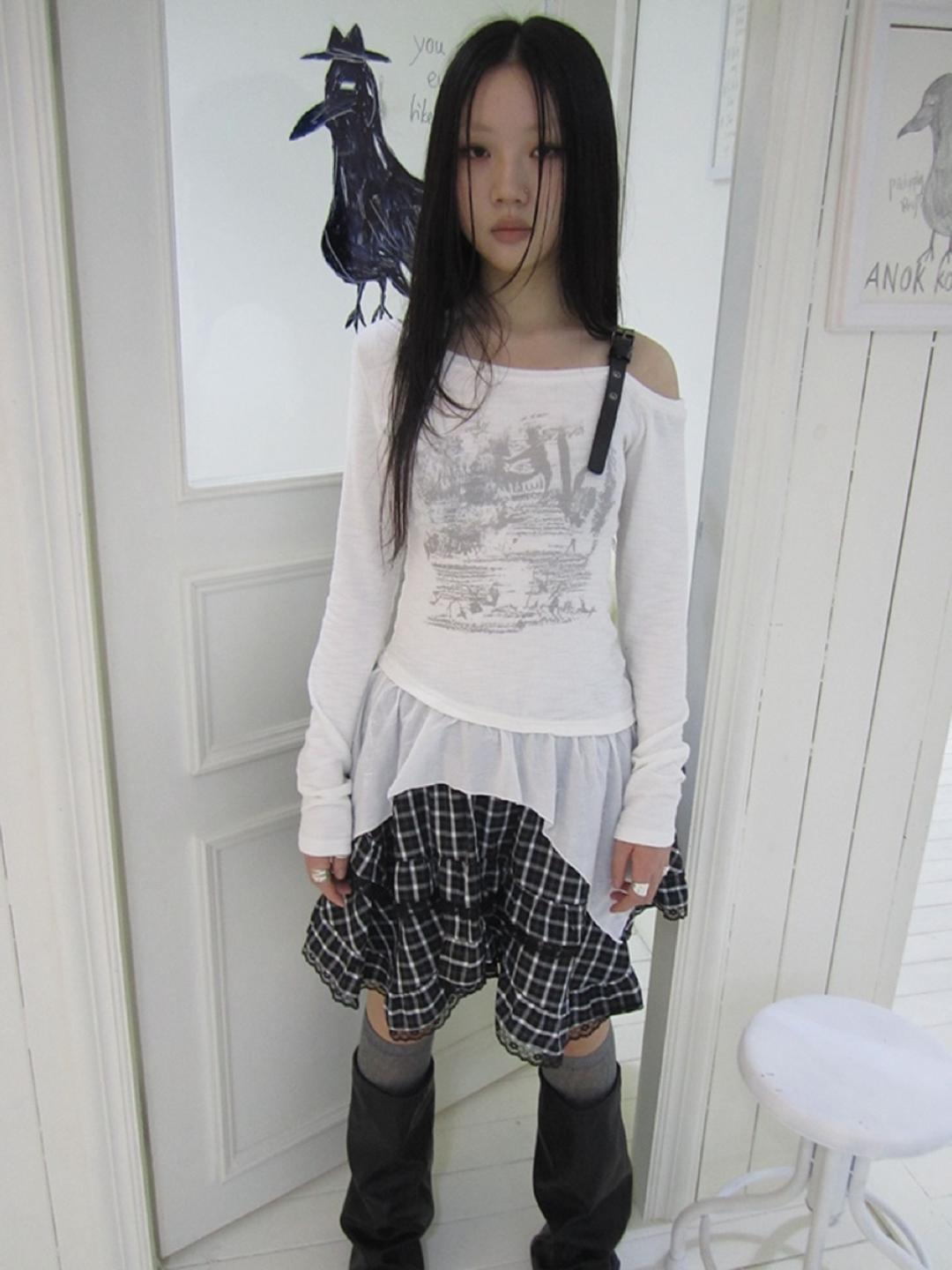 ang:project Oblique Shoulder Strap T-Shirt