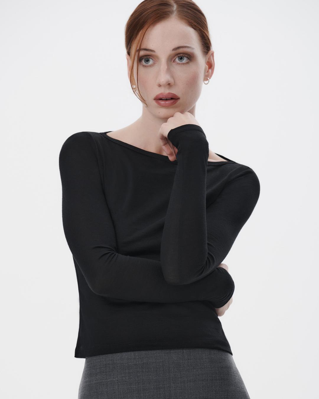 The Long Sleeve T-Shirt in Merino Jersey - M / Pitch Black