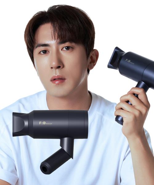 머슬러 남자 헤어 드라이기