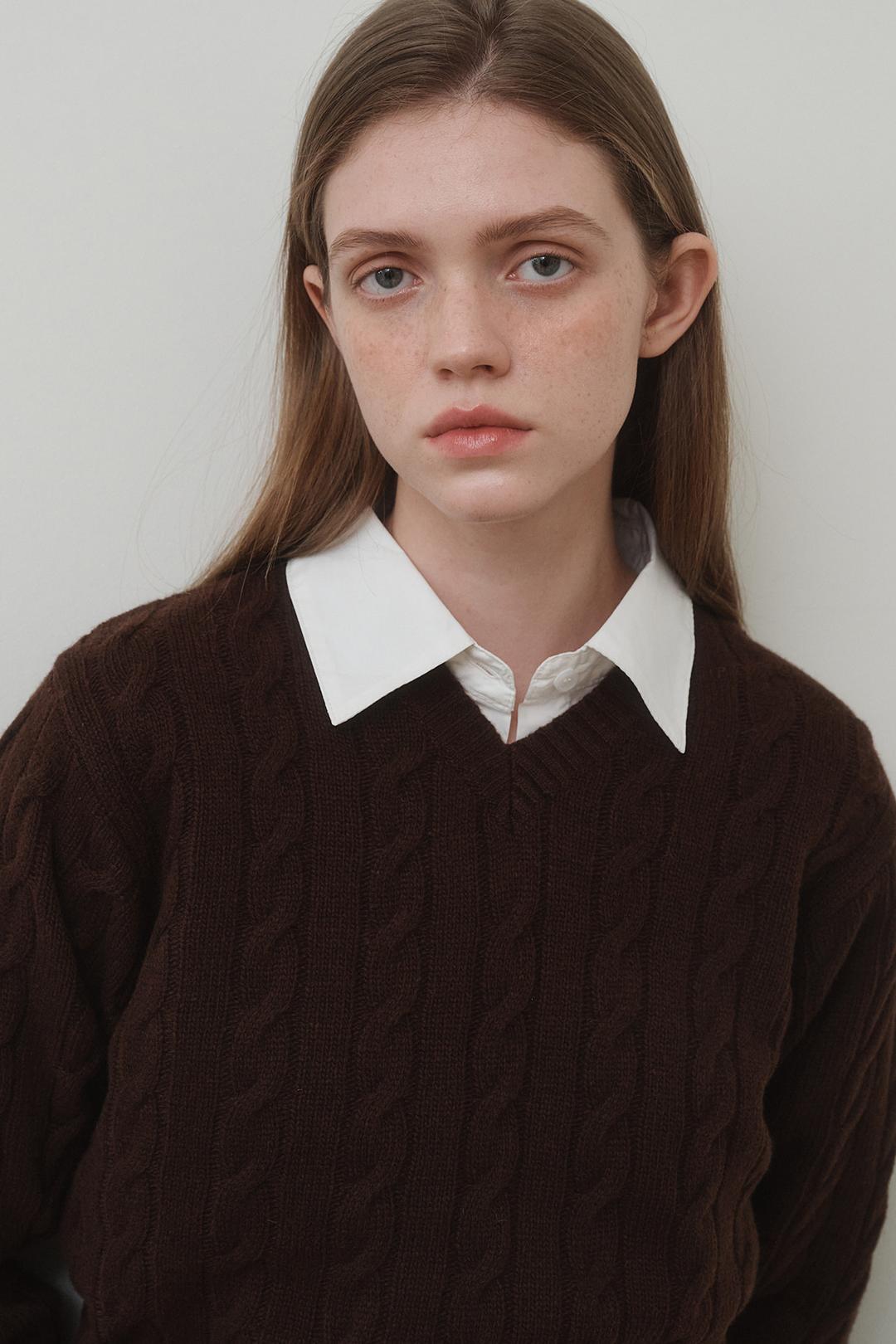 V-Neck Cable Knit BROWN