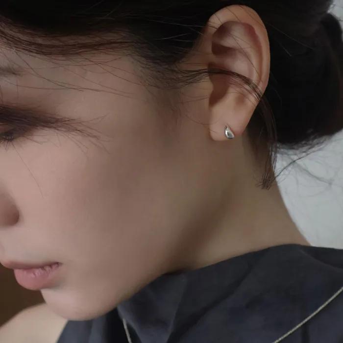 Rosee. Petite Earring