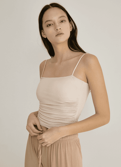 주름 끈 나시탑