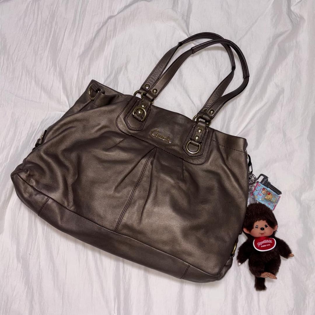 Coach glitter shoulder bag | 후루츠패밀리