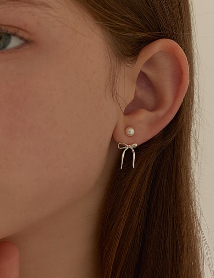 Swarovski pearl ribbon earring