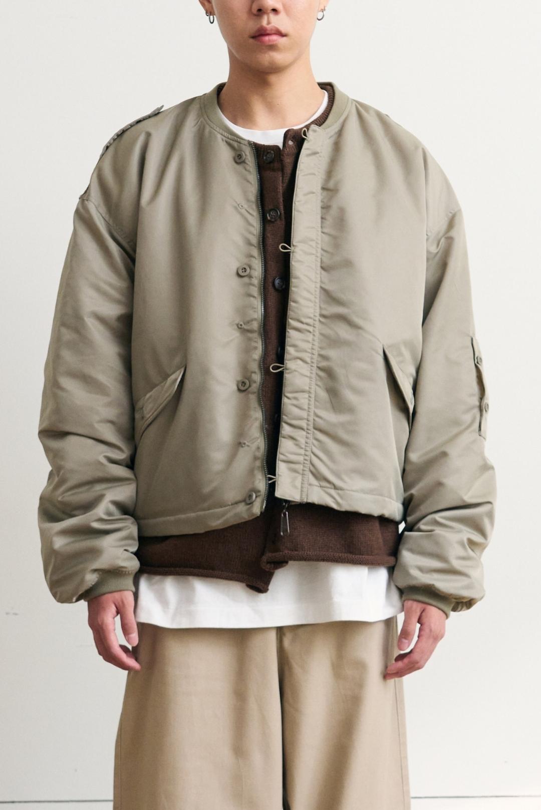 벌룬 크롭 MA-1 점퍼 - 베이지