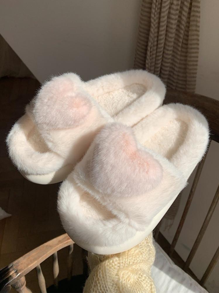 보송 하트 화이트 블랙 퍼 층간소음 거실화 슬리퍼