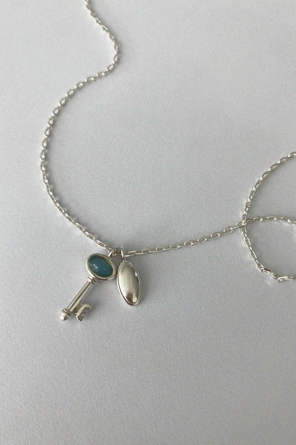 Vintage key necklace -agate