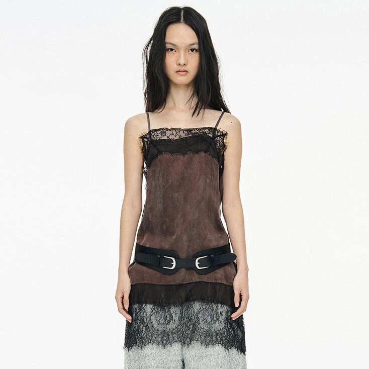 LACE SLIP DRESS / BROWN