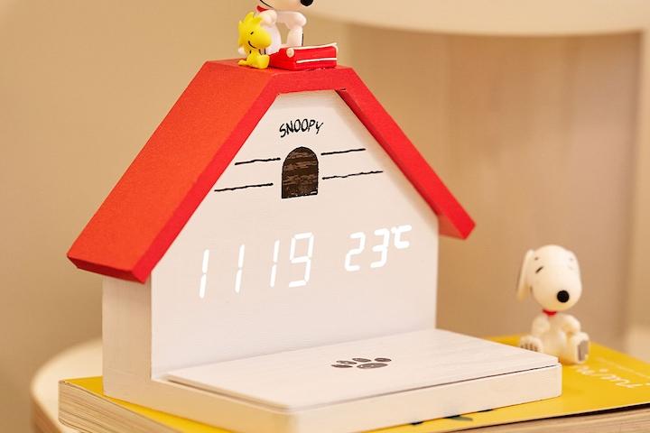 스누피 우드 화이트 하우스 LED 무선충전 탁상시계 (정품 라이센스)