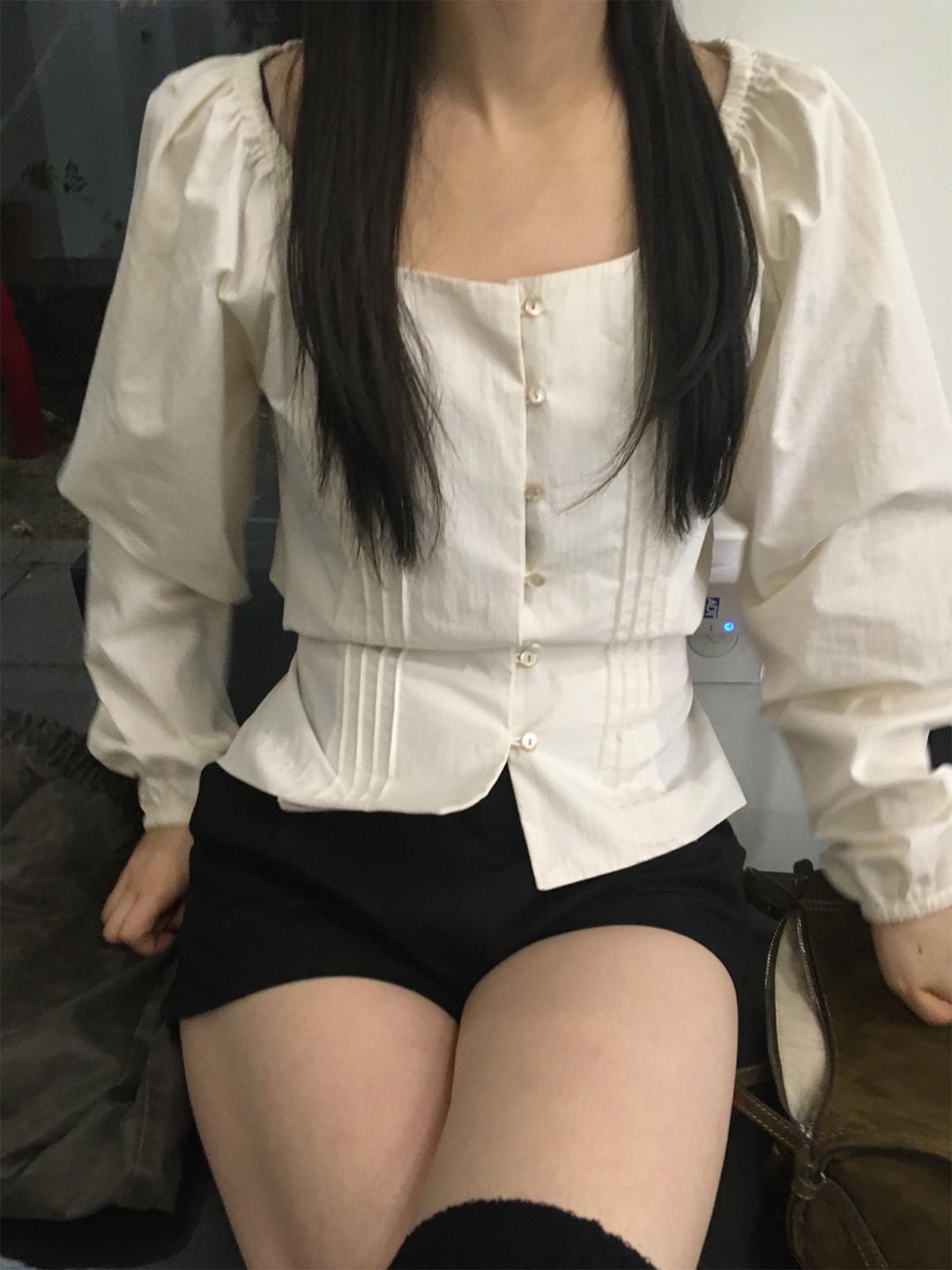 slend pintuck blouse